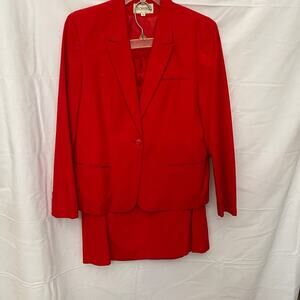 Vintage Comino Women's Red Formal Suit 2pc Jacket and side button Skirt Size 14